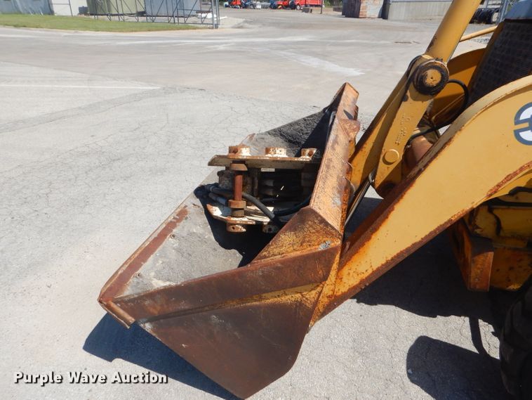 image for item FC9946 2003 John Deere 310G backhoe