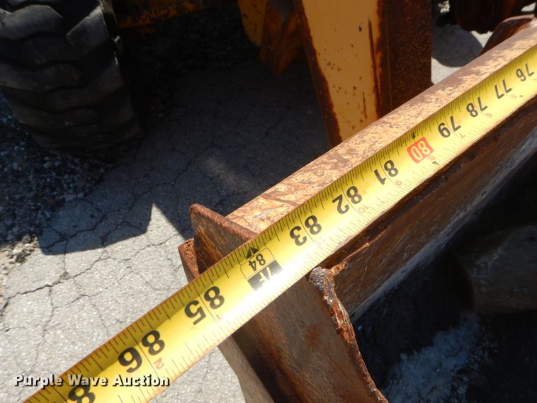 image for item FC9946 2003 John Deere 310G backhoe