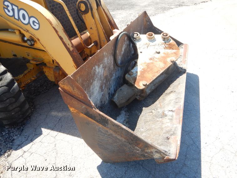 image for item FC9946 2003 John Deere 310G backhoe