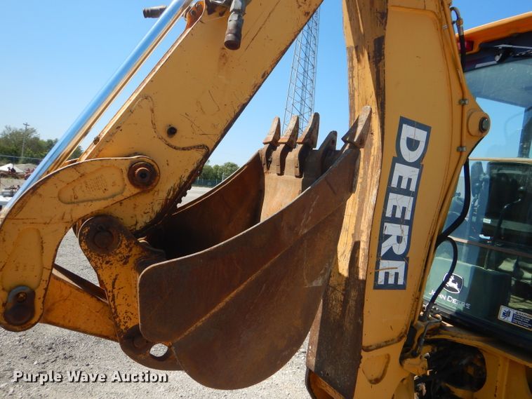 image for item FC9946 2003 John Deere 310G backhoe