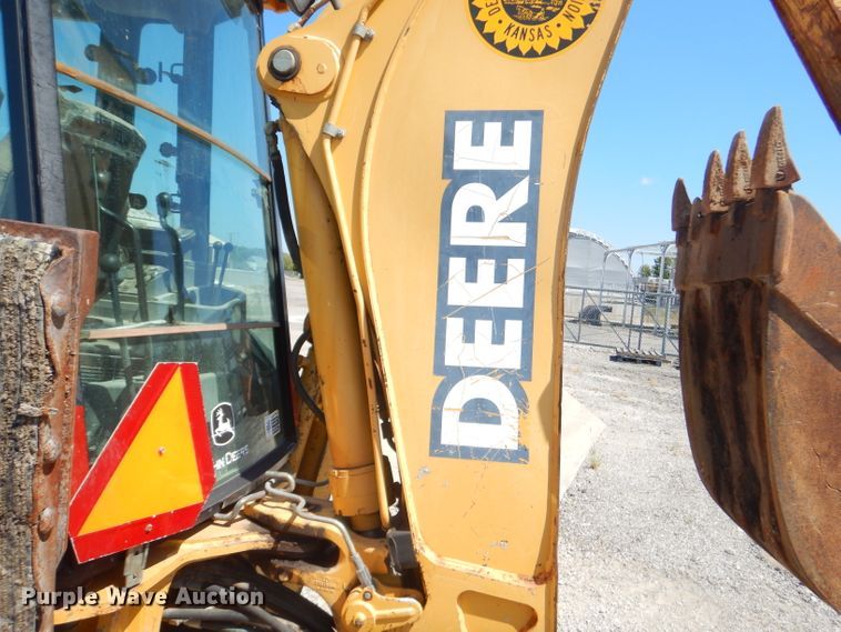 image for item FC9946 2003 John Deere 310G backhoe