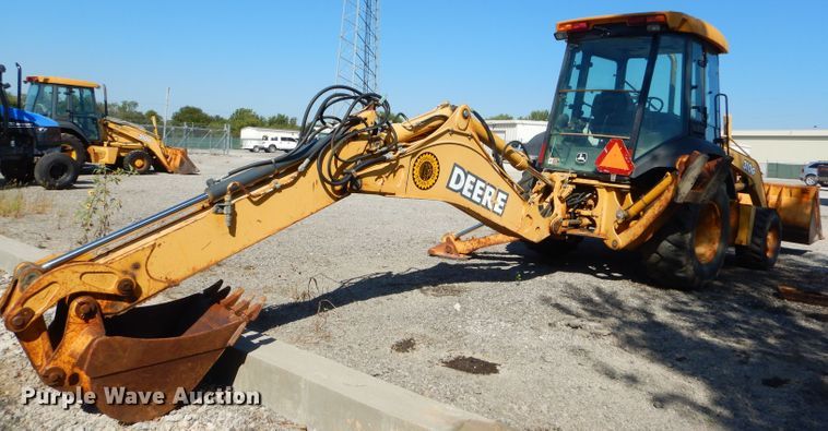 image for item FC9947 2003 John Deere 310G backhoe