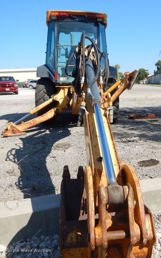 image for item FC9947 2003 John Deere 310G backhoe