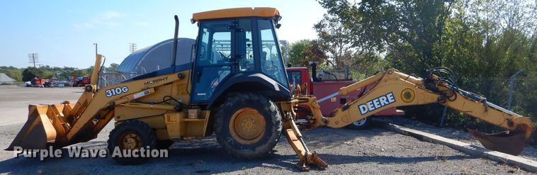 image for item FC9947 2003 John Deere 310G backhoe