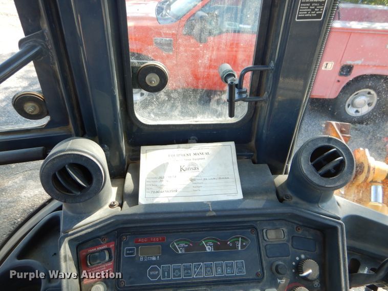 image for item FC9947 2003 John Deere 310G backhoe