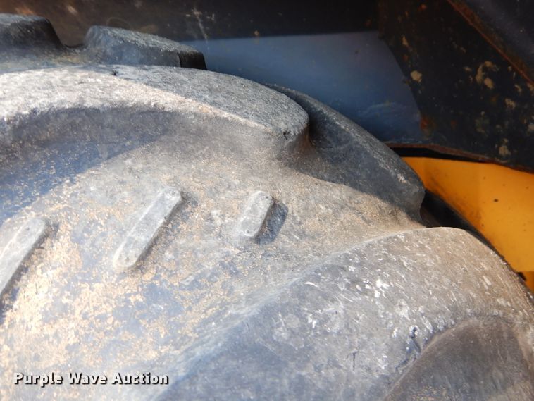 image for item FC9947 2003 John Deere 310G backhoe