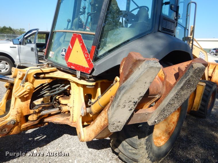 image for item FC9947 2003 John Deere 310G backhoe