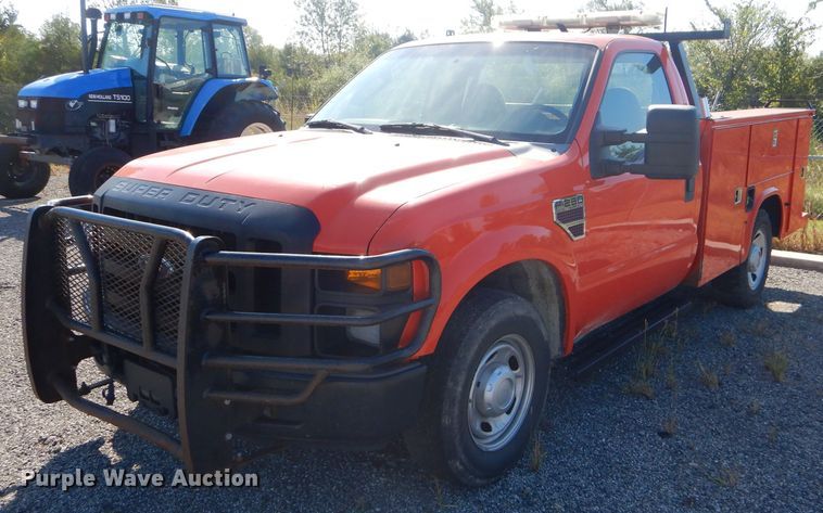 image for item FC9948 2008 Ford F250 Super Duty XL utility bed pickup truck