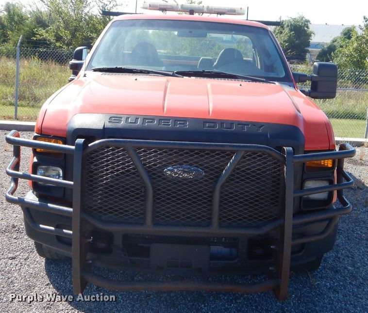 image for item FC9948 2008 Ford F250 Super Duty XL utility bed pickup truck