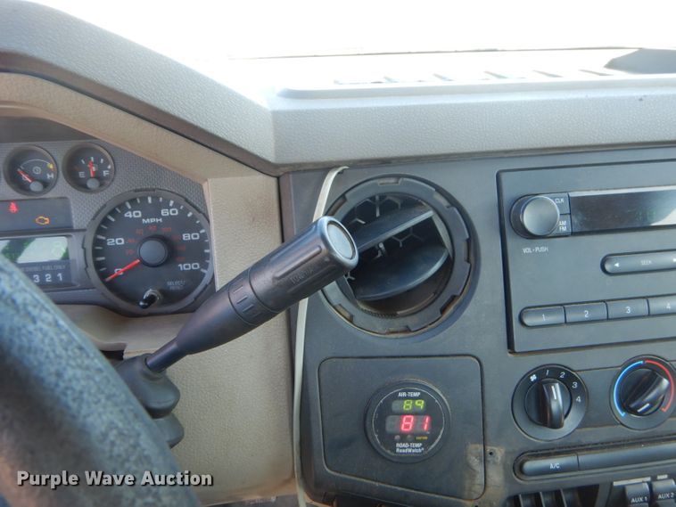 image for item FC9948 2008 Ford F250 Super Duty XL utility bed pickup truck