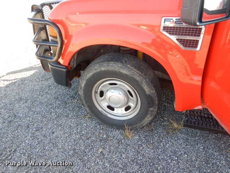 image for item FC9948 2008 Ford F250 Super Duty XL utility bed pickup truck