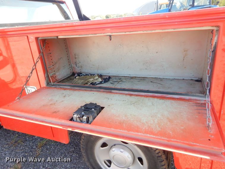 image for item FC9948 2008 Ford F250 Super Duty XL utility bed pickup truck