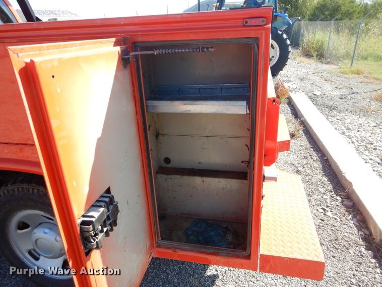 image for item FC9948 2008 Ford F250 Super Duty XL utility bed pickup truck