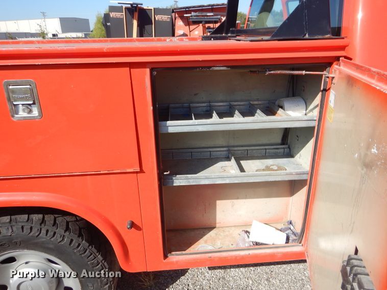 image for item FC9948 2008 Ford F250 Super Duty XL utility bed pickup truck