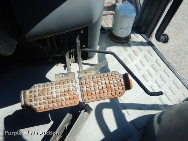 image for item FC9949 2002 New Holland TS100 tractor