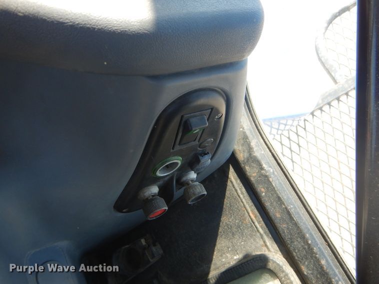 image for item FC9949 2002 New Holland TS100 tractor