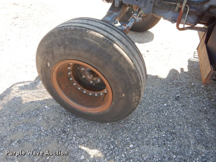 image for item FC9949 2002 New Holland TS100 tractor