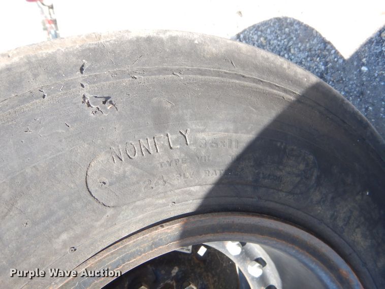 image for item FC9949 2002 New Holland TS100 tractor