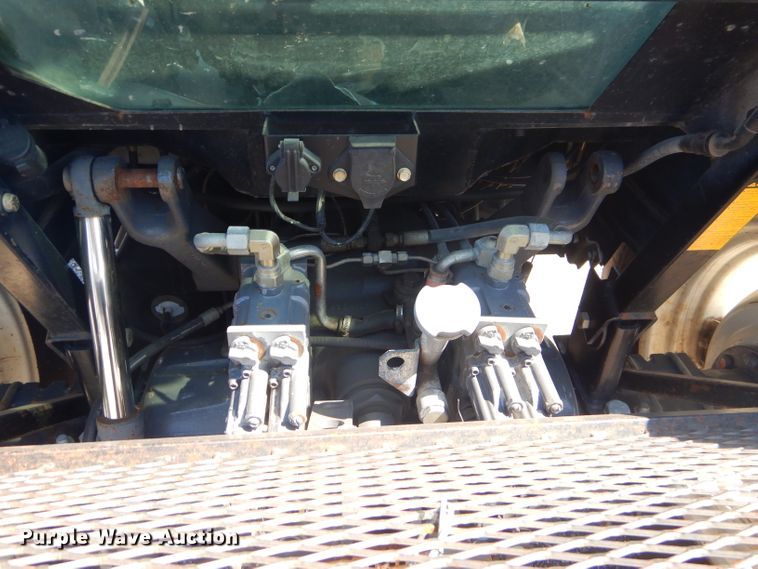 image for item FC9949 2002 New Holland TS100 tractor