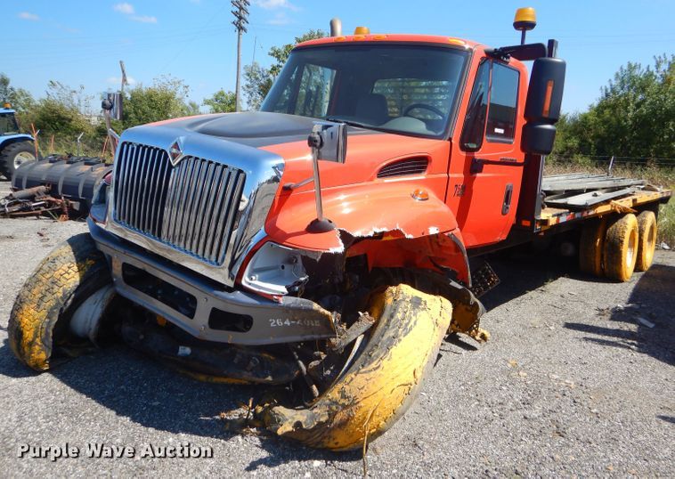 image for item FC9955 2006 International 7500 flatbed truck