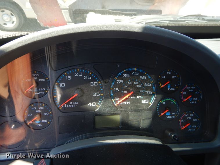 image for item FC9955 2006 International 7500 flatbed truck