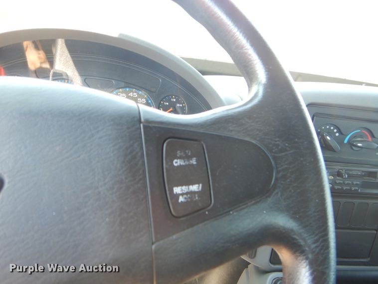 image for item FC9955 2006 International 7500 flatbed truck