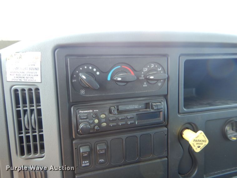 image for item FC9955 2006 International 7500 flatbed truck