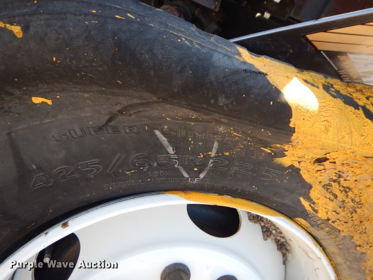 image for item FC9955 2006 International 7500 flatbed truck