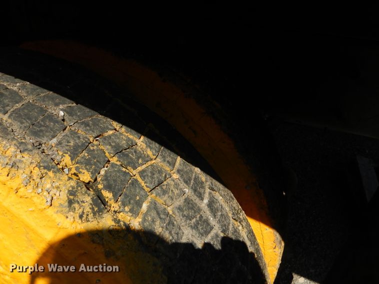 image for item FC9955 2006 International 7500 flatbed truck