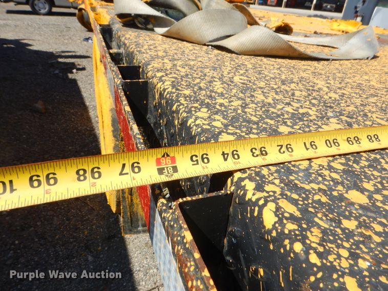 image for item FC9955 2006 International 7500 flatbed truck