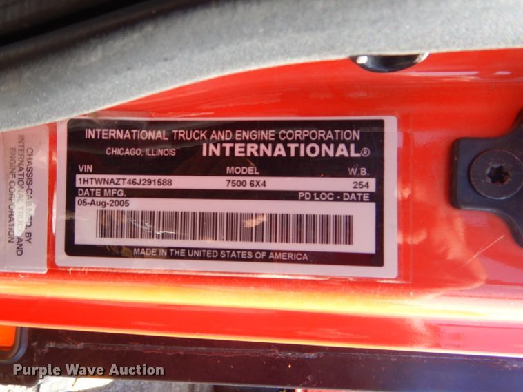 image for item FC9955 2006 International 7500 flatbed truck