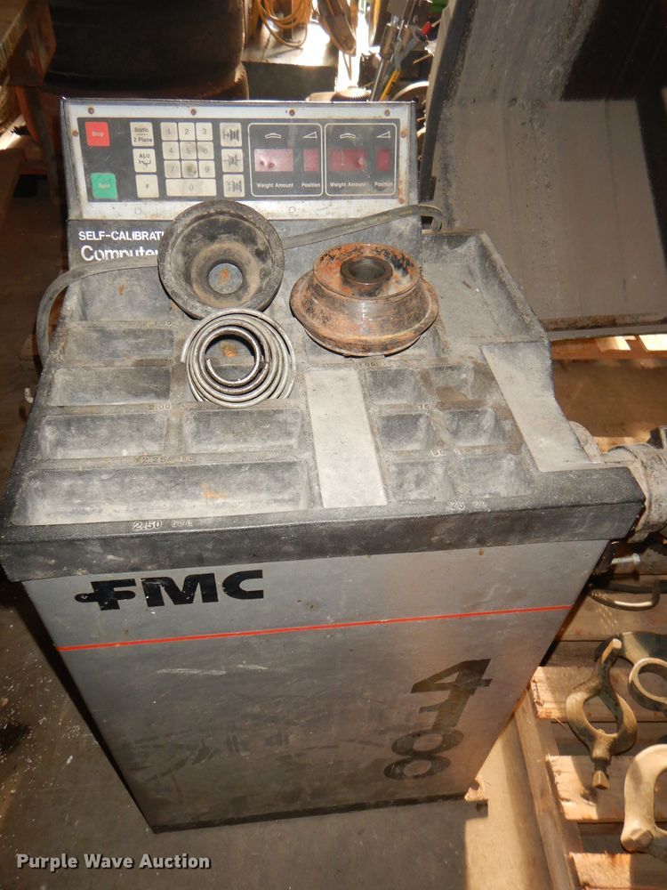 image for item FF9605 1989 FMC 4100 wheel balancer