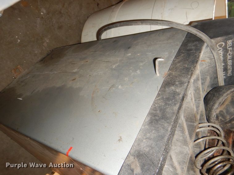 image for item FF9605 1989 FMC 4100 wheel balancer