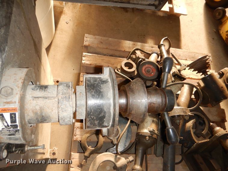 image for item FF9605 1989 FMC 4100 wheel balancer