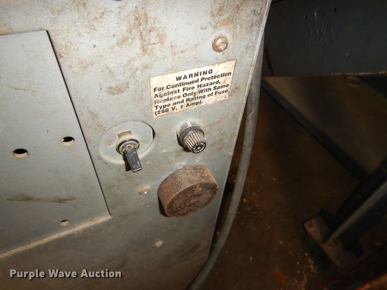 image for item FF9605 1989 FMC 4100 wheel balancer