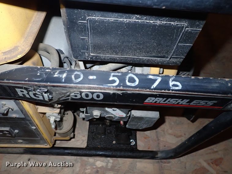 image for item FR9402 1996 Robin RGD2500 generator