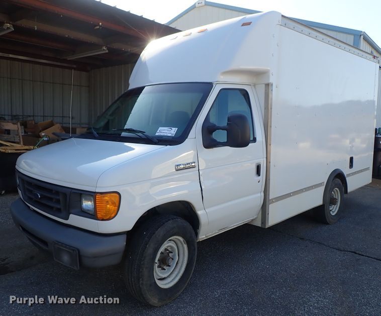 image for item DB7672 2007 Ford E350 Super Duty box truck