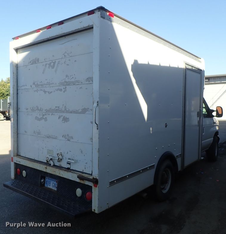 image for item DB7672 2007 Ford E350 Super Duty box truck