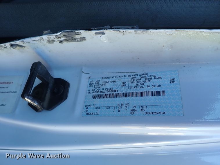 image for item DB7672 2007 Ford E350 Super Duty box truck