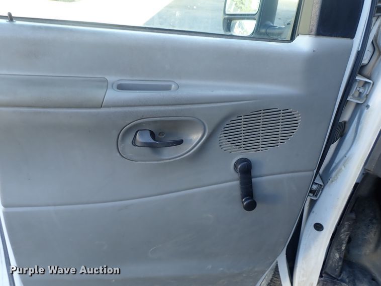 image for item DB7672 2007 Ford E350 Super Duty box truck
