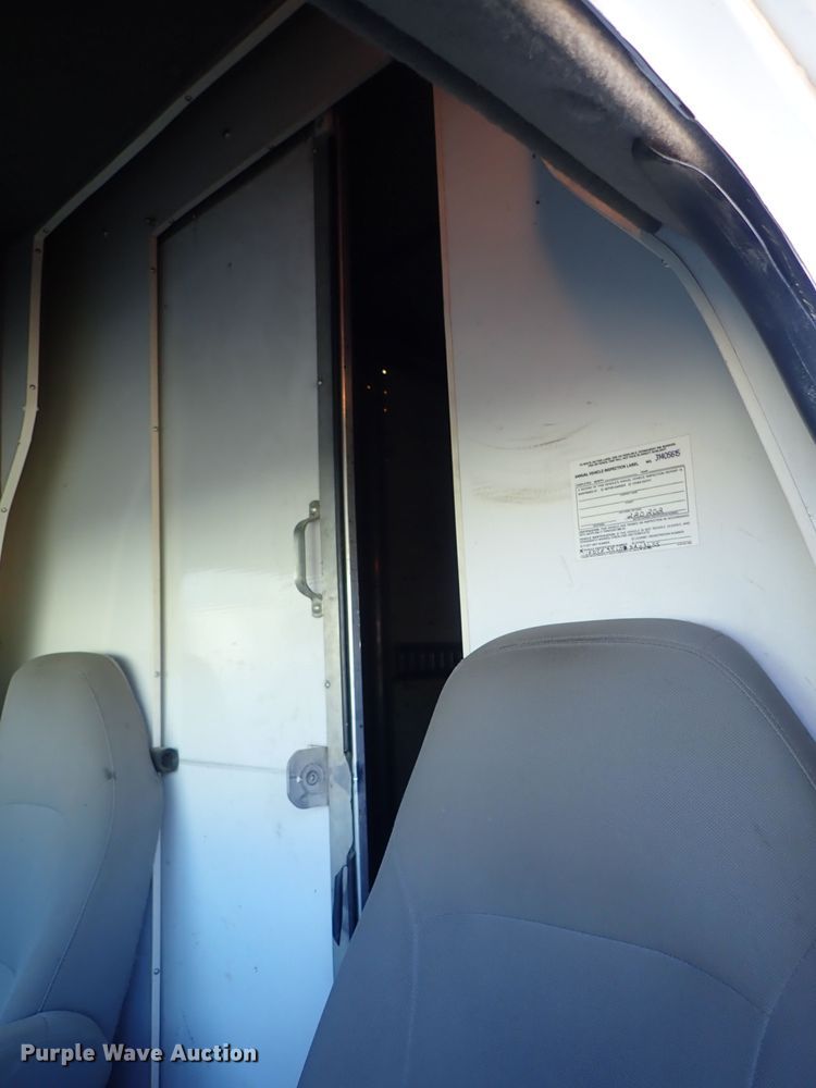 image for item DB7672 2007 Ford E350 Super Duty box truck