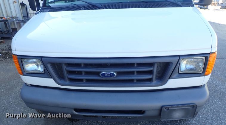 image for item DB7672 2007 Ford E350 Super Duty box truck