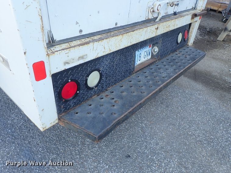 image for item DB7672 2007 Ford E350 Super Duty box truck