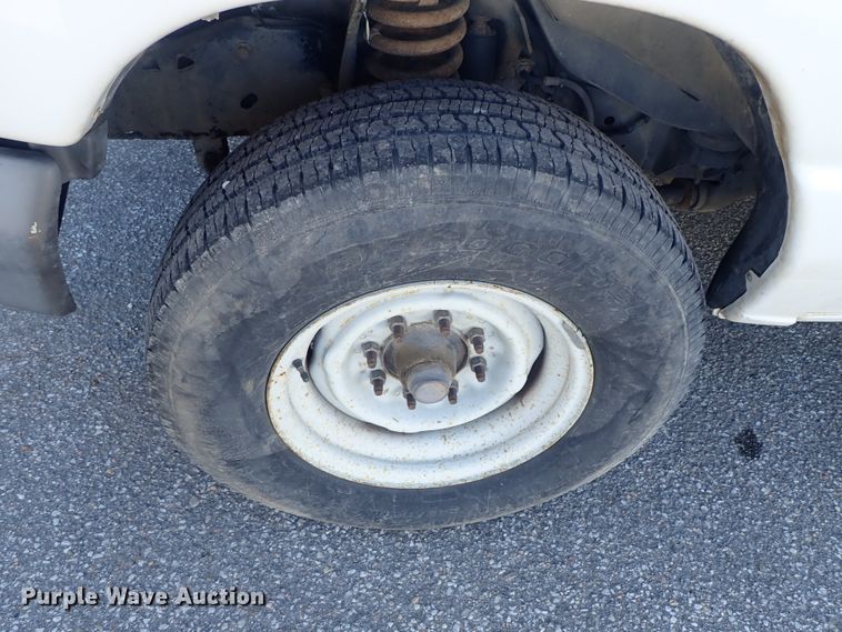 image for item DB7672 2007 Ford E350 Super Duty box truck