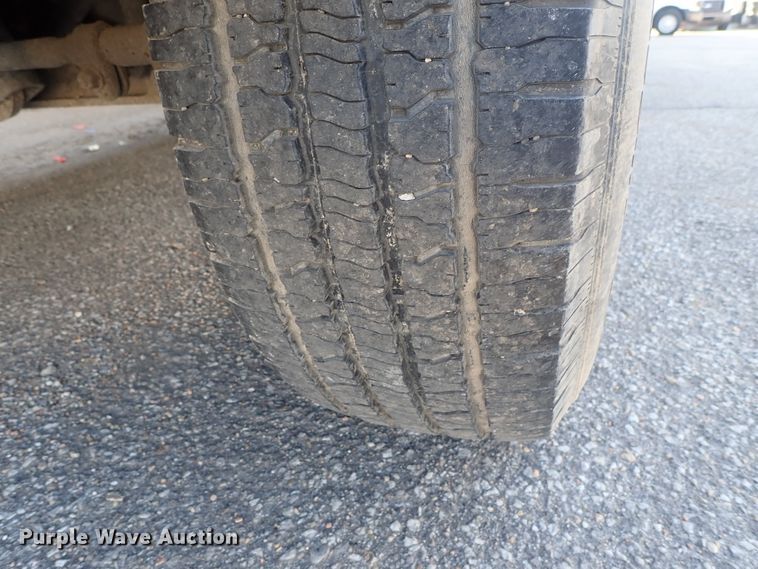 image for item DB7672 2007 Ford E350 Super Duty box truck