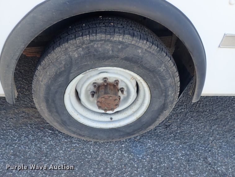 image for item DB7672 2007 Ford E350 Super Duty box truck