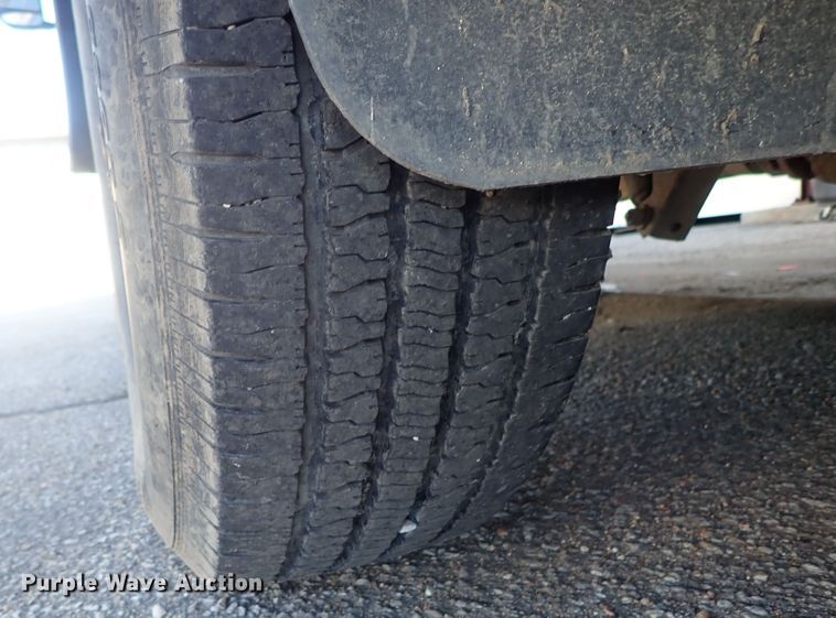 image for item DB7672 2007 Ford E350 Super Duty box truck