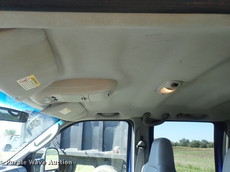 image for item DB7700 2003 Ford F250 Super Duty Crew Cab flatbed pickup truck