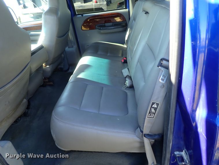 image for item DB7700 2003 Ford F250 Super Duty Crew Cab flatbed pickup truck