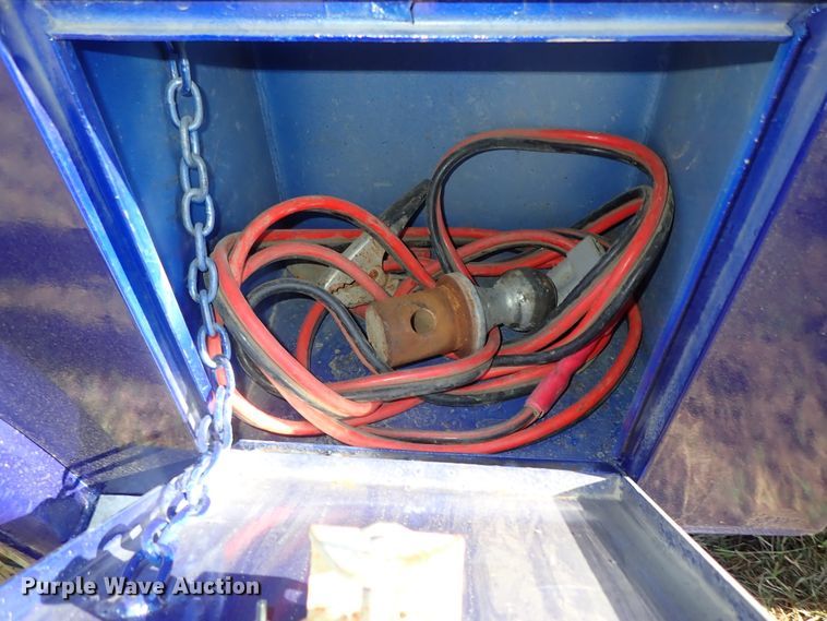 image for item DB7700 2003 Ford F250 Super Duty Crew Cab flatbed pickup truck